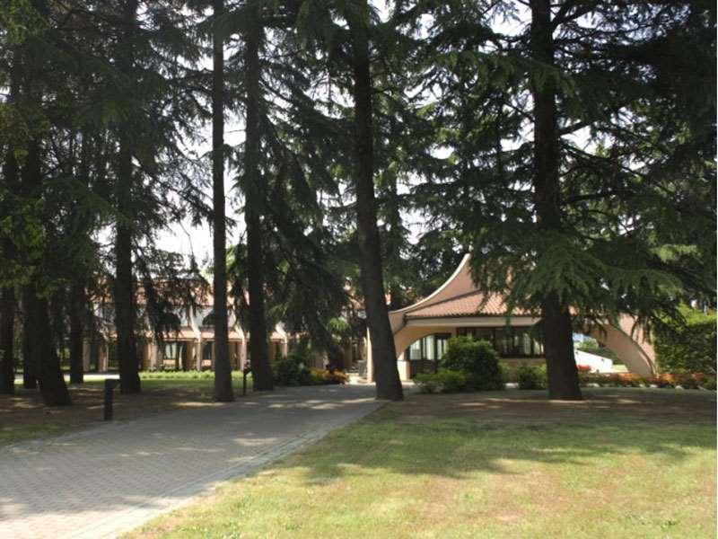 Hotel Pineta Busto Arsizio Εξωτερικό φωτογραφία