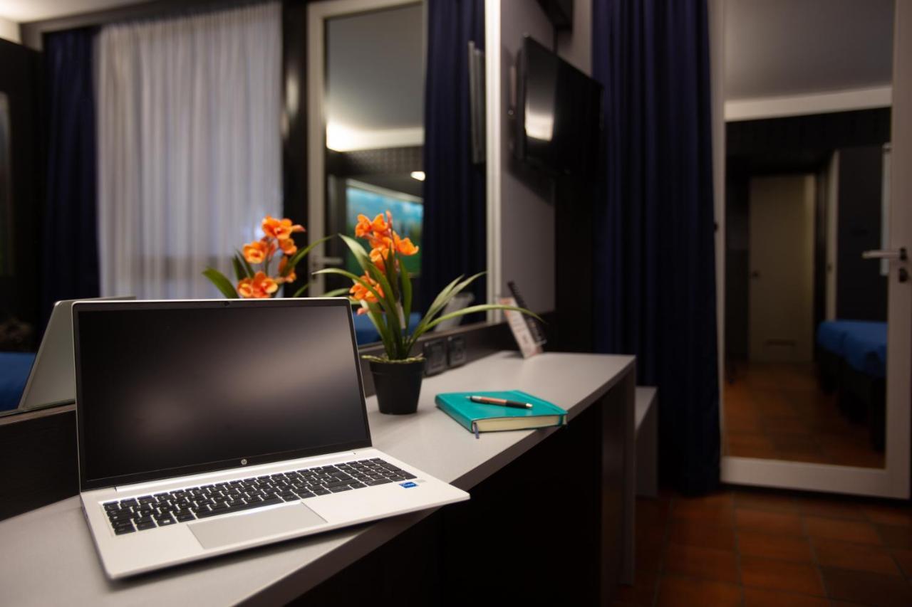 Hotel Pineta Busto Arsizio Εξωτερικό φωτογραφία