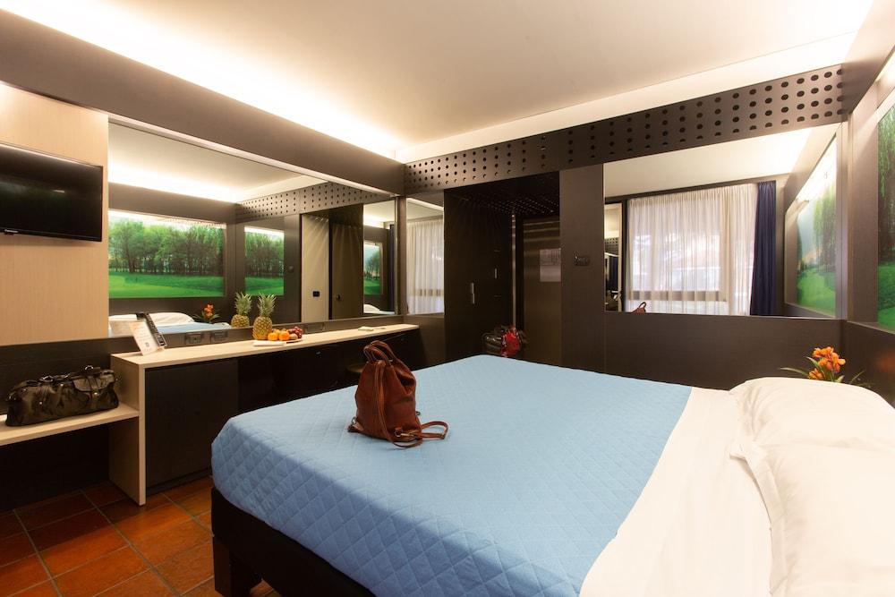 Hotel Pineta Busto Arsizio Εξωτερικό φωτογραφία