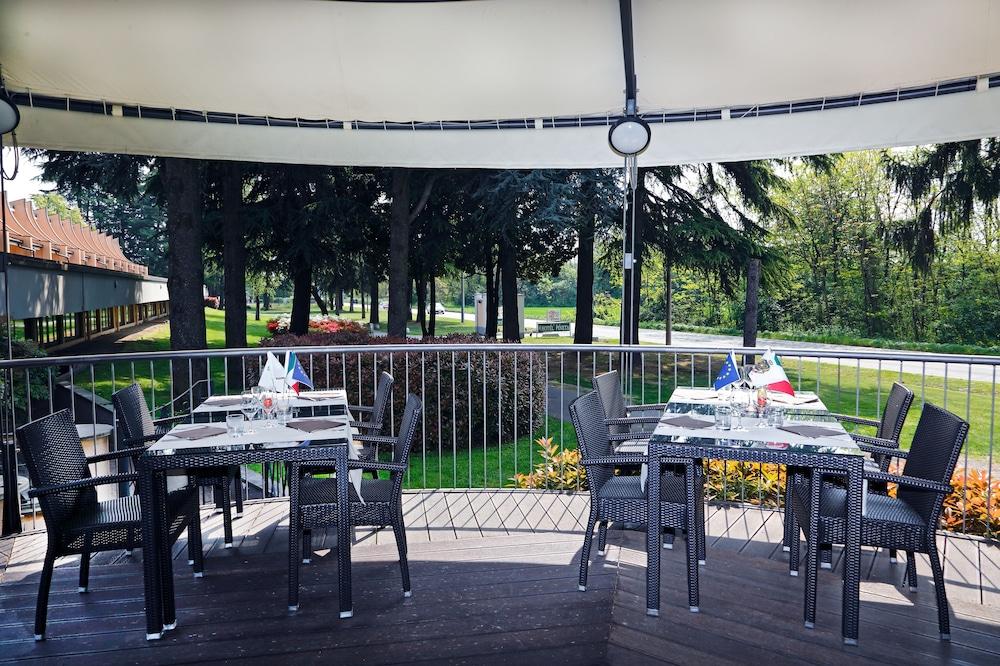 Hotel Pineta Busto Arsizio Εξωτερικό φωτογραφία