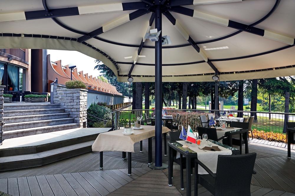 Hotel Pineta Busto Arsizio Εξωτερικό φωτογραφία