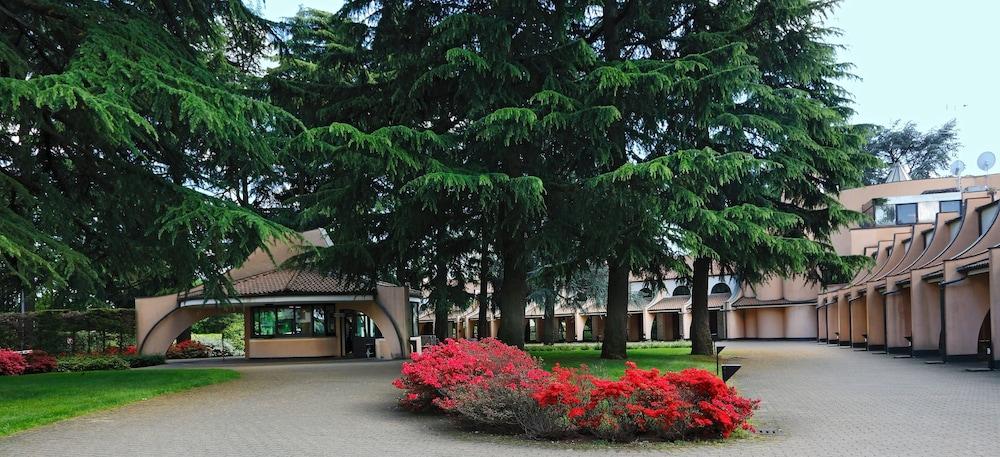 Hotel Pineta Busto Arsizio Εξωτερικό φωτογραφία
