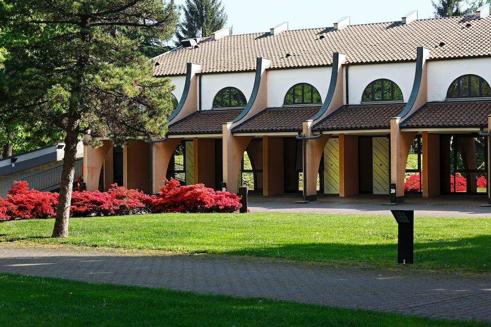 Hotel Pineta Busto Arsizio Εξωτερικό φωτογραφία