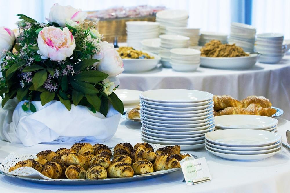 Hotel Pineta Busto Arsizio Εξωτερικό φωτογραφία