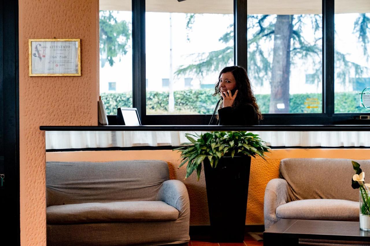 Hotel Pineta Busto Arsizio Εξωτερικό φωτογραφία