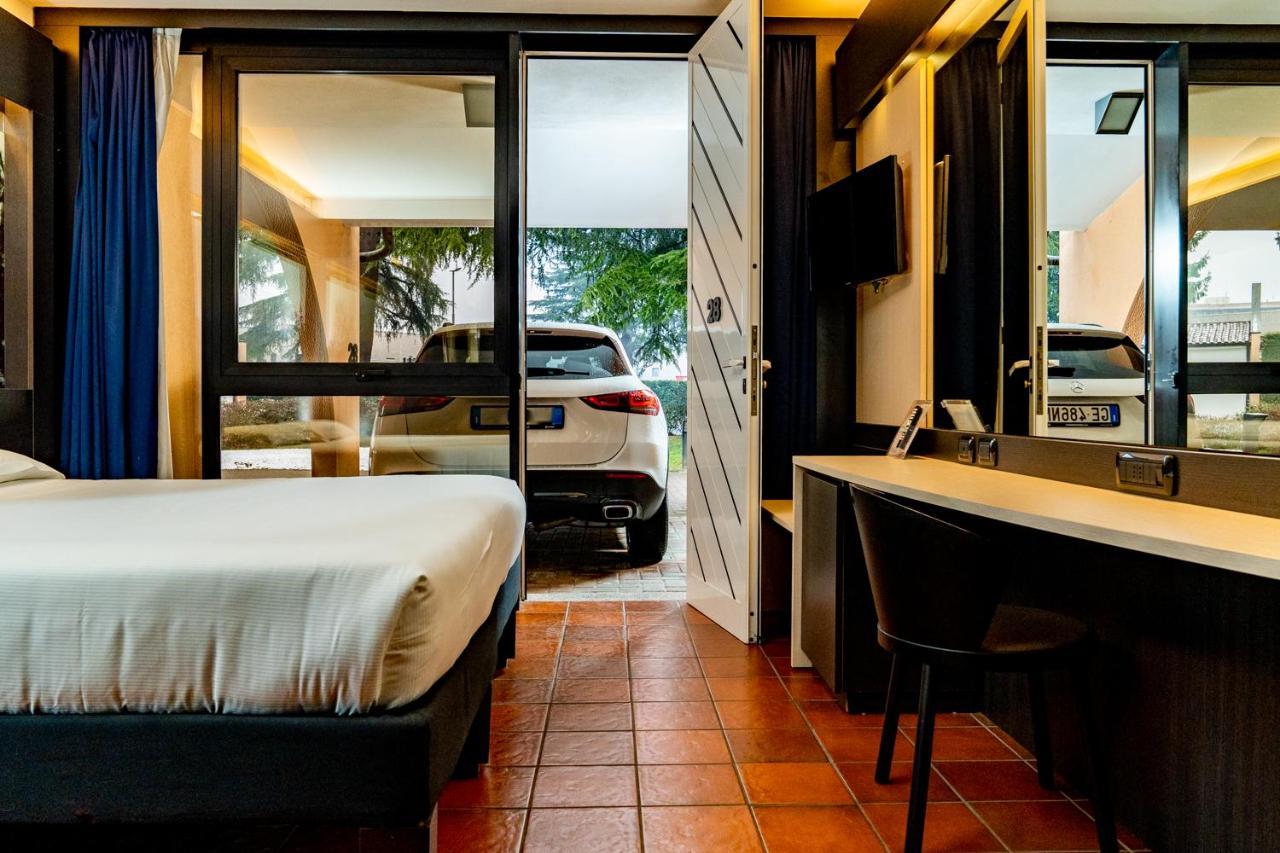 Hotel Pineta Busto Arsizio Εξωτερικό φωτογραφία