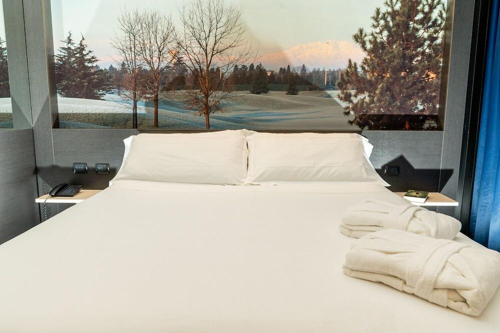 Hotel Pineta Busto Arsizio Εξωτερικό φωτογραφία