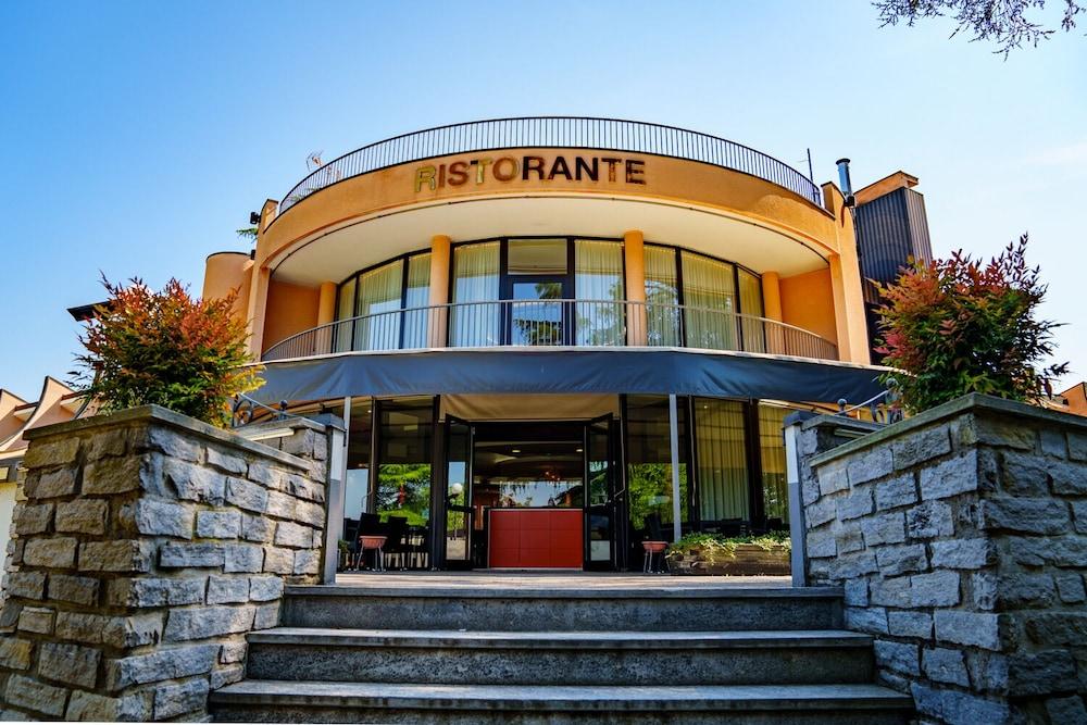 Hotel Pineta Busto Arsizio Εξωτερικό φωτογραφία
