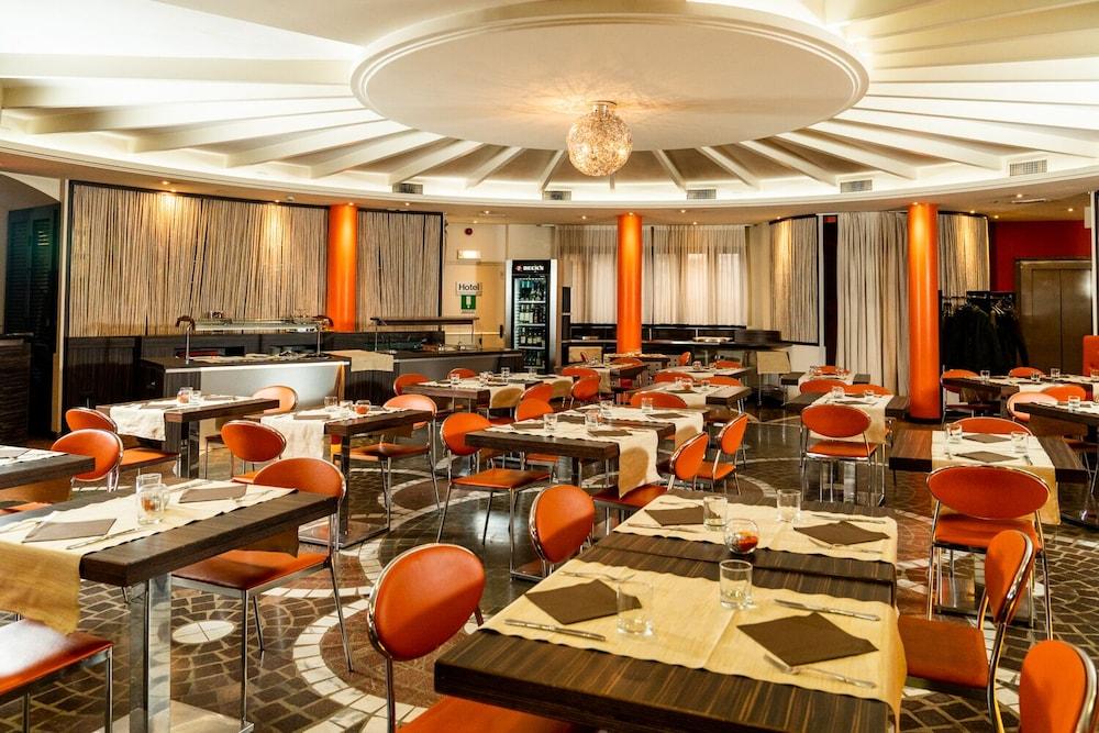 Hotel Pineta Busto Arsizio Εξωτερικό φωτογραφία
