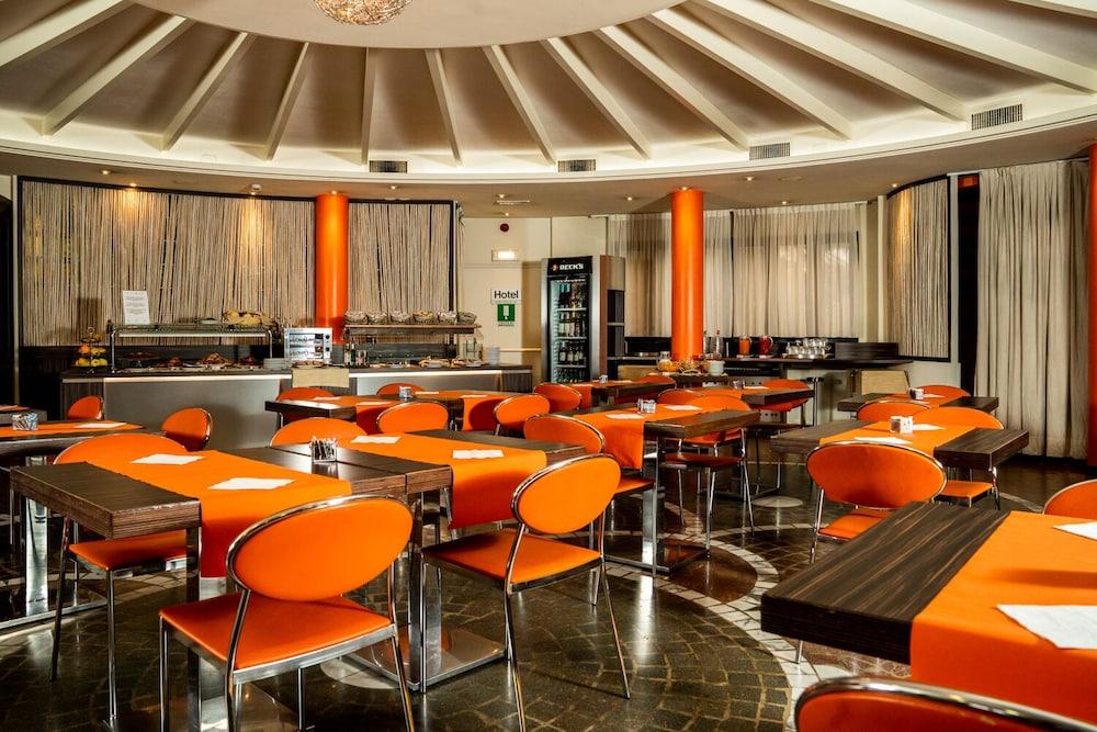 Hotel Pineta Busto Arsizio Εξωτερικό φωτογραφία