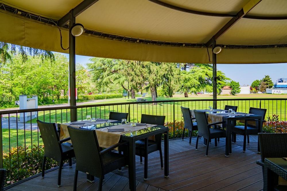 Hotel Pineta Busto Arsizio Εξωτερικό φωτογραφία