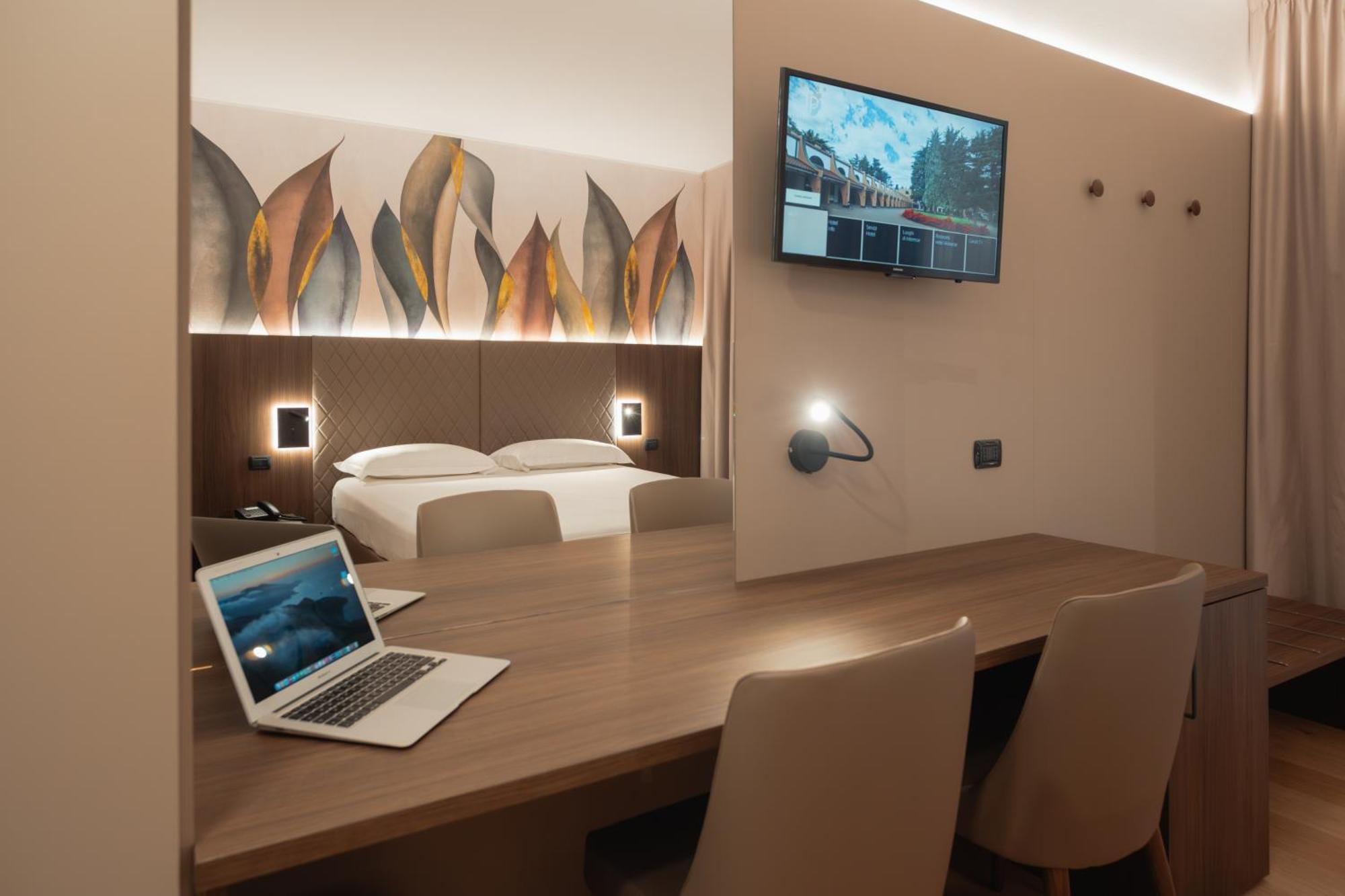 Hotel Pineta Busto Arsizio Εξωτερικό φωτογραφία