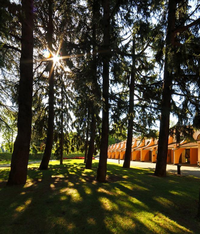 Hotel Pineta Busto Arsizio Εξωτερικό φωτογραφία